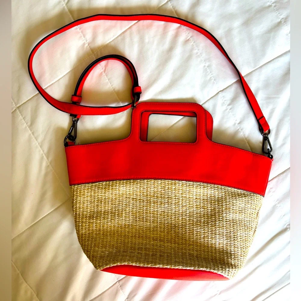 Simply Vera Wang Stylish Red and Tan Women's Bag - Picture 4 of 16